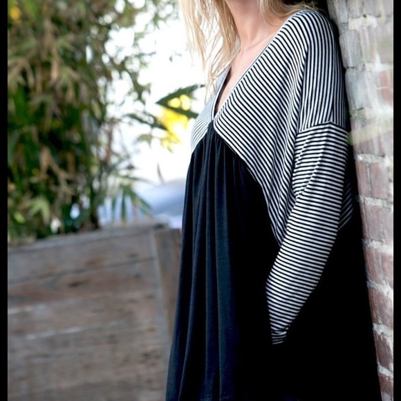 Black and White T-Strap Babydoll Top - Picture 3 of 4