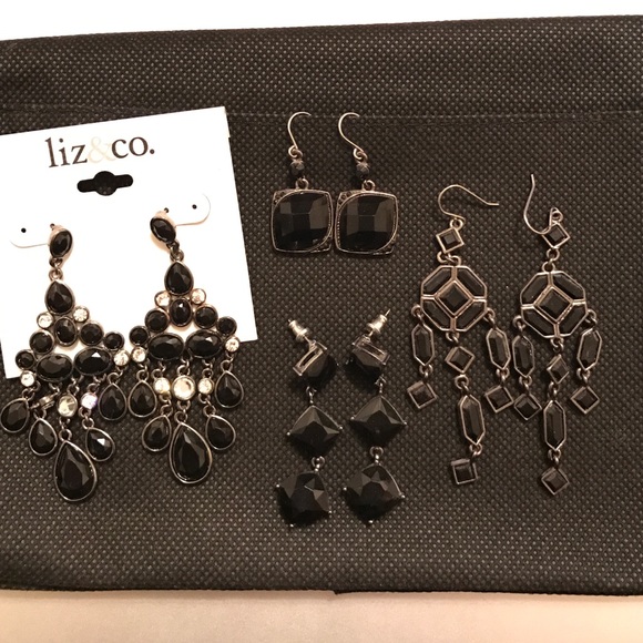 Black beads dangling drop earrings