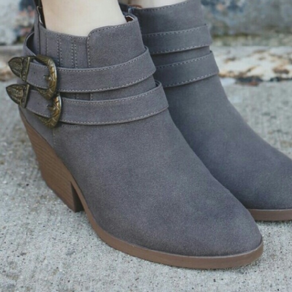 //The Sadie// khaki buckled ankle booties - Picture 4 of 4