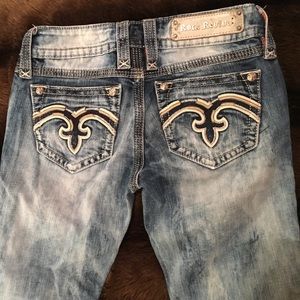 Super cute washed rock revival!!