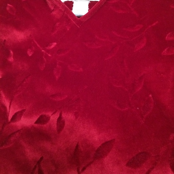 Red velour pajama set size small - Picture 3 of 4