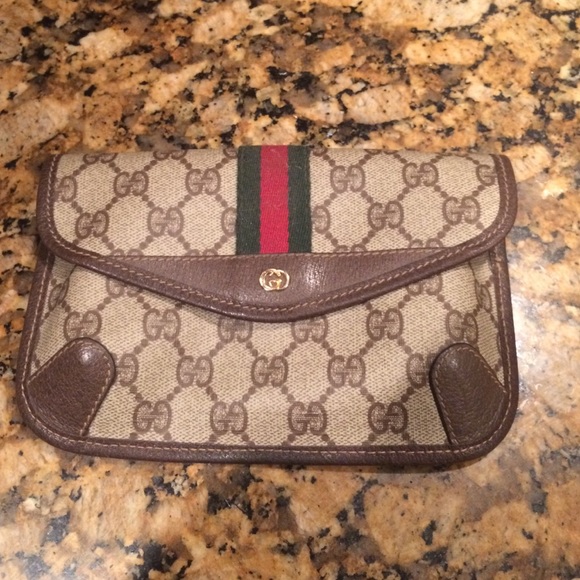 Gucci Handbags - Auth vintage gucci pouch perfect awesome