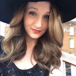 Meet your Posher, Hannah
