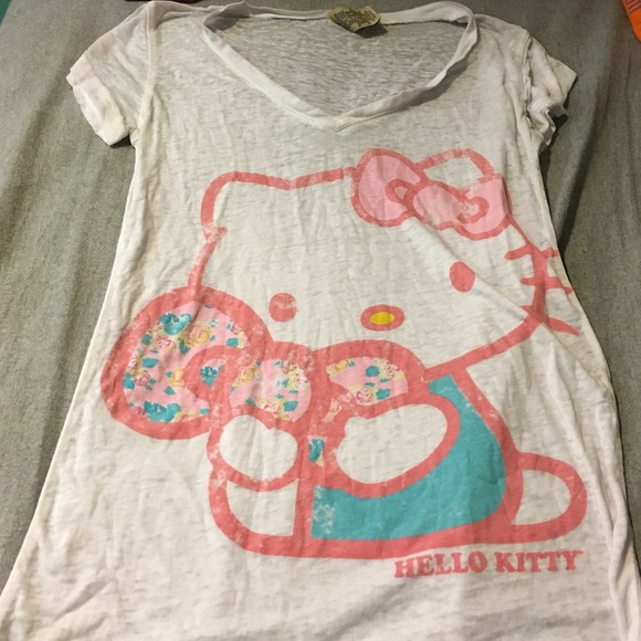 Hello Kitty V-neck