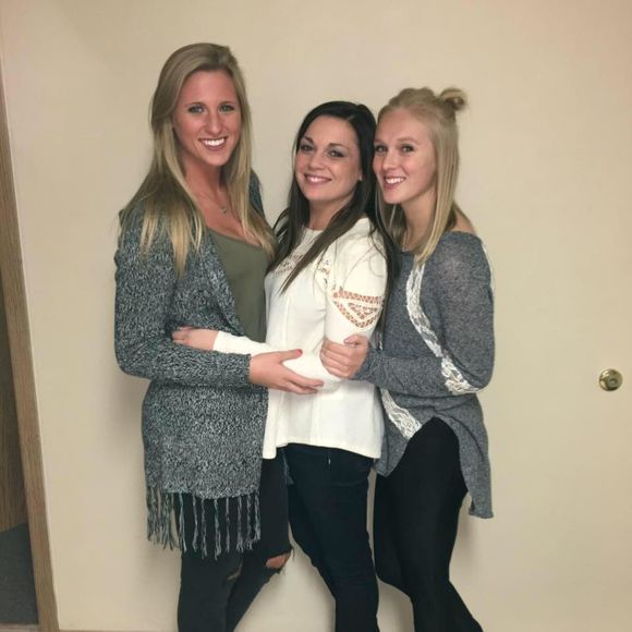 Meet your Posher, Alison - Picture 1 of 1