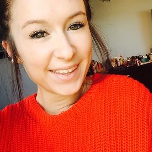 Meet your Posher, Valya