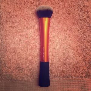 Real techniques expert face brush
