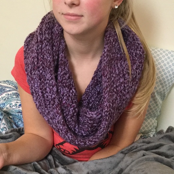 Knitted scarf