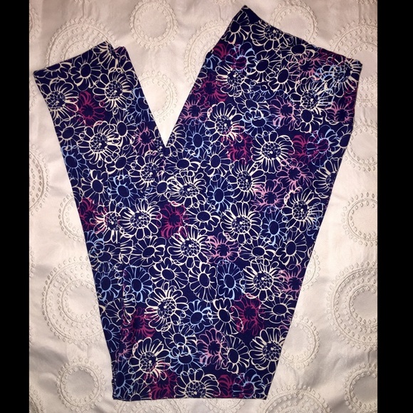NEW Navy Floral Lularoe Leggings