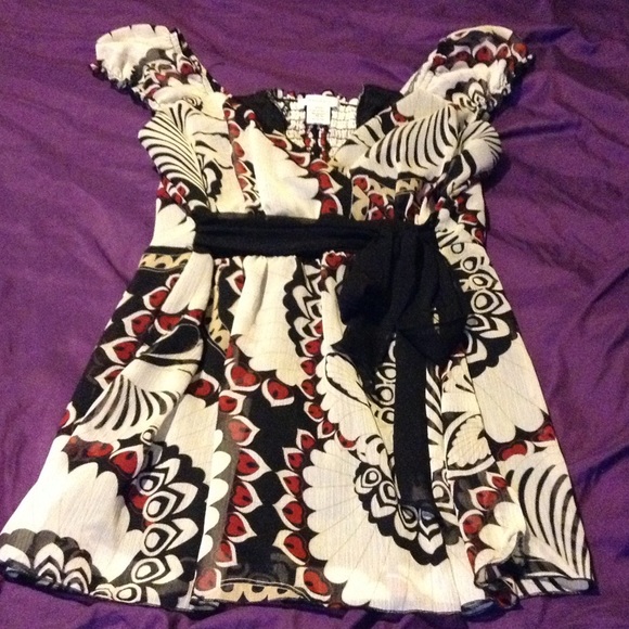 Top - Picture 2 of 3