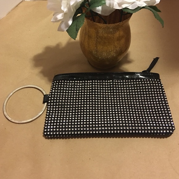 😁Black Wristlet