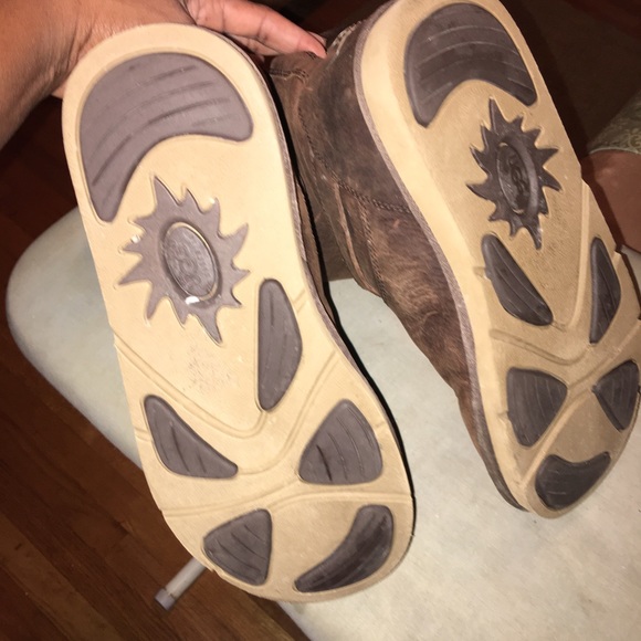 Ugh boots - Picture 4 of 4