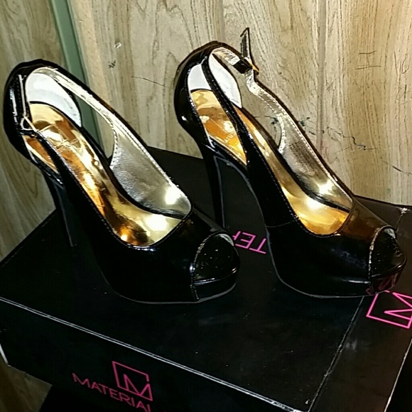 Pumps - Picture 2 of 4