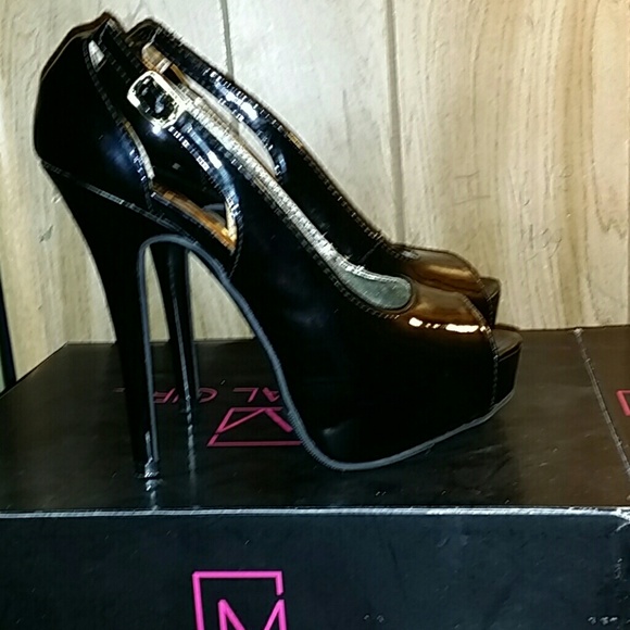Pumps - Picture 4 of 4