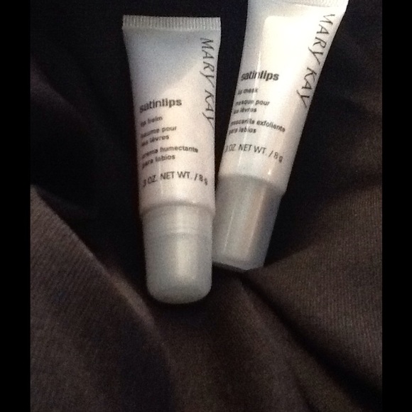 Mary Kay Satin lip set