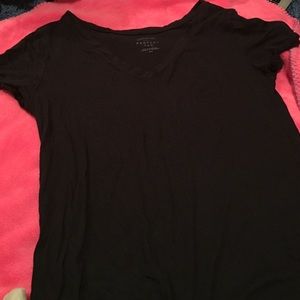 perfect tee by aeropostale ❤️👏🏼|| taking offers