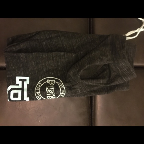 Gym pant vs pink brand joggers - Picture 4 of 4