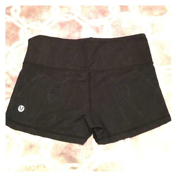 Black Lululemon Boogie Shorts Size 4