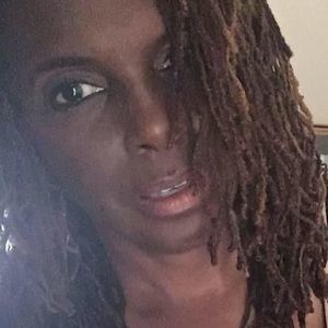 Meet your Posher, Cassandra