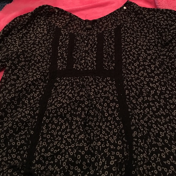 forever 21 flower top ❤️🎉 || willing to trade