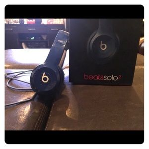 NEW Beats Solo 2 in Gloss Blue