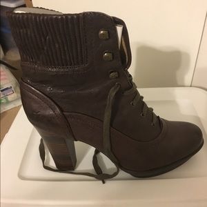 Frye women's lace up boot size 10