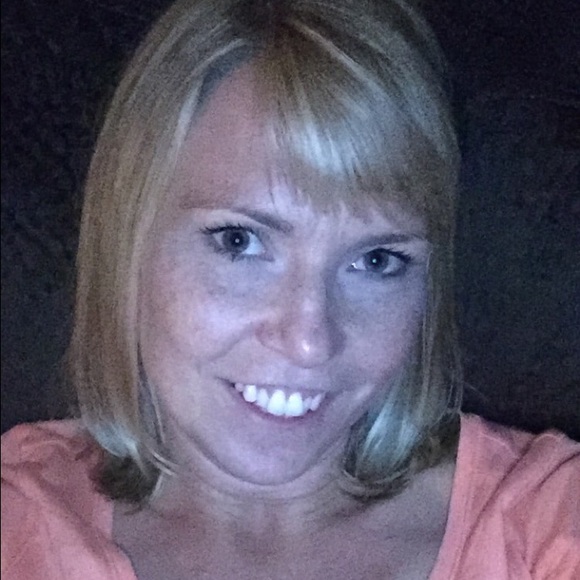 Meet your Posher, Courtney