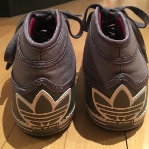 Adidas Respect Flat Sneaker