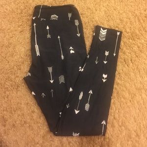 LulaRoe Tall & Curvy arrow leggings