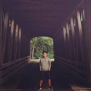 Meet your Posher, Manolo ivan