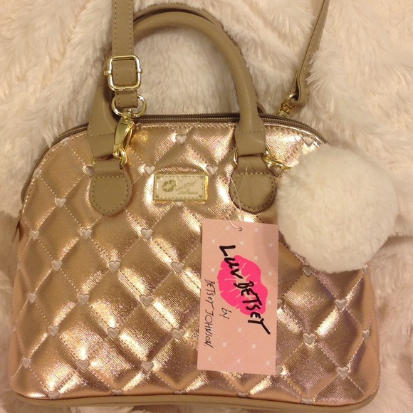 NWT 💕BETSEY JOHNSON Quilted Mini Dome Crossbody💕