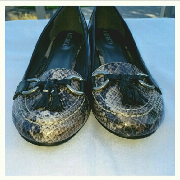 Liz & Co Animal print loafers