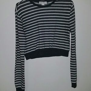Cropped long sleeve top