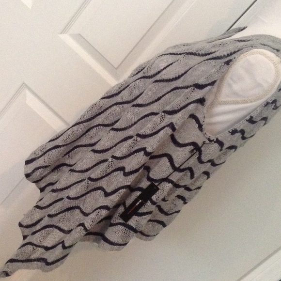 BCBG Sleeveless Knit Sweater, M, NWT - Picture 6 of 7