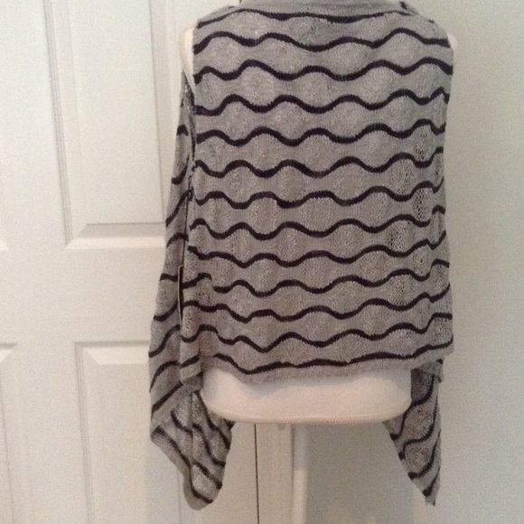 BCBG Sleeveless Knit Sweater, M, NWT - Picture 7 of 7