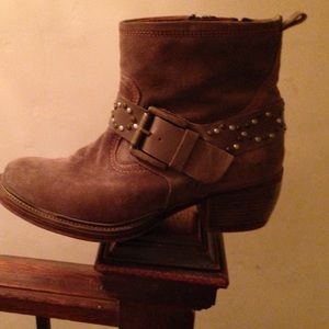 Josef Seibel size 38 booties