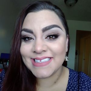 Meet your Posher, Becca