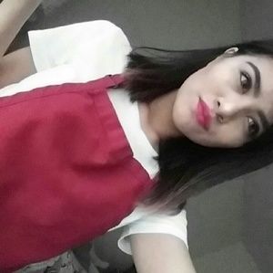 Meet your Posher, Yadira