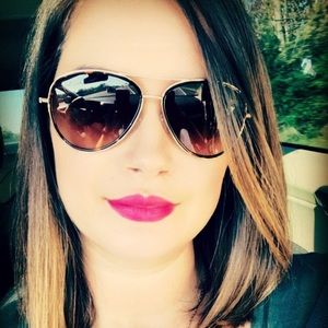 Meet your Posher, Courtney