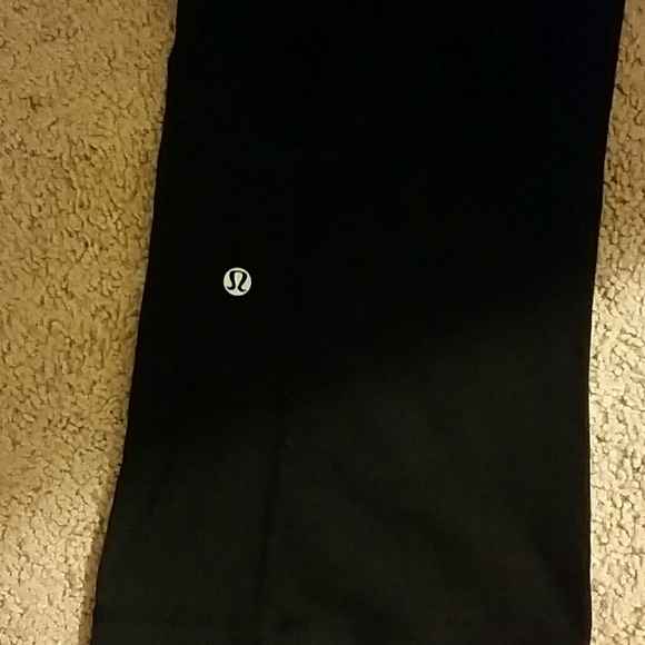 Traded Lululemon Athletica capris - Picture 2 of 4
