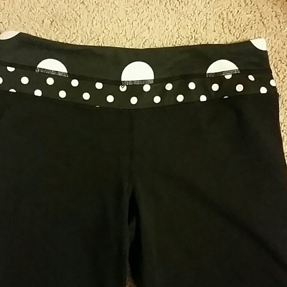 Traded Lululemon Athletica capris - Picture 4 of 4