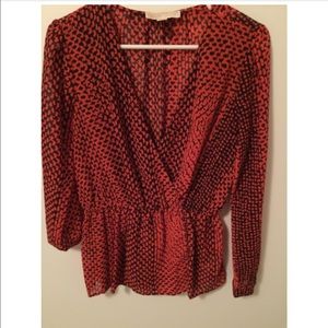 👌🏻Michael Kors 👌🏻Beautiful MK blouse .