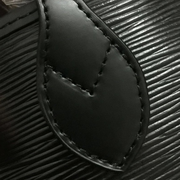 Louis Vuitton Epi Noir Neverfull MM ( SOLD ) - Picture 4 of 4