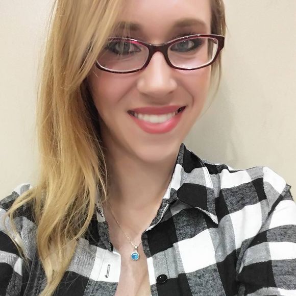 Meet your Posher, Casey