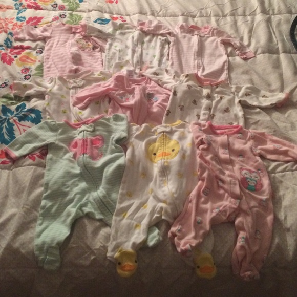 10 Newborn Bodysuits