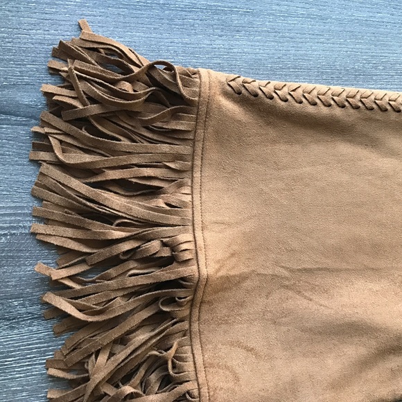 🔴 Suede tunic with fringe details - Picture 3 of 4