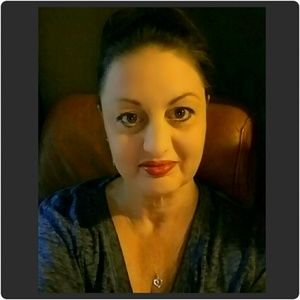 Meet your Posher, Connie