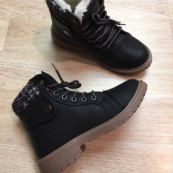 🎈LAST ONE🎈Ladies ankle booties Black color. NIB - Picture 2 of 4