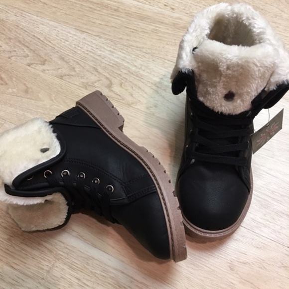 Ladies Casual ankle boots. Tan. New with tags - Picture 5 of 5