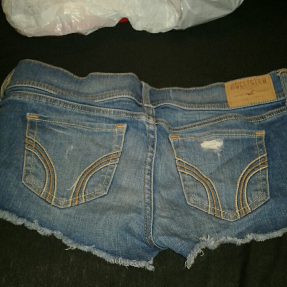 Shorts - Picture 3 of 3